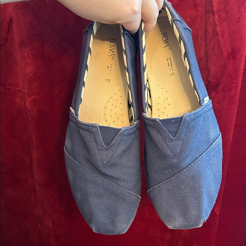 TOMS Navy Canvas Loafers Size 10